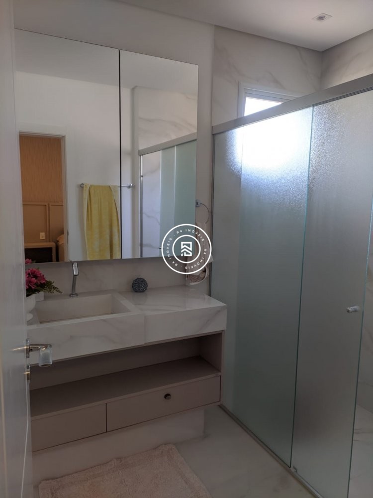 Apartamento Frente Mar 04 suites, 03 vagas, Meia P