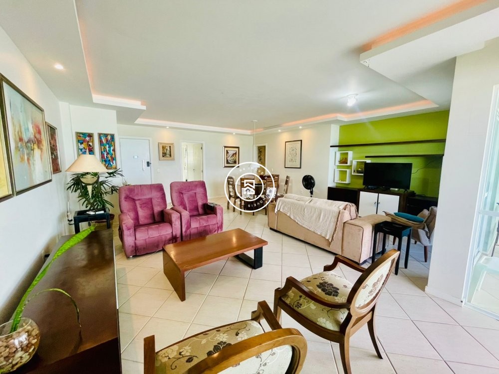 Apartamento Frente mar, 03 dormitorios, 02 vagas, 