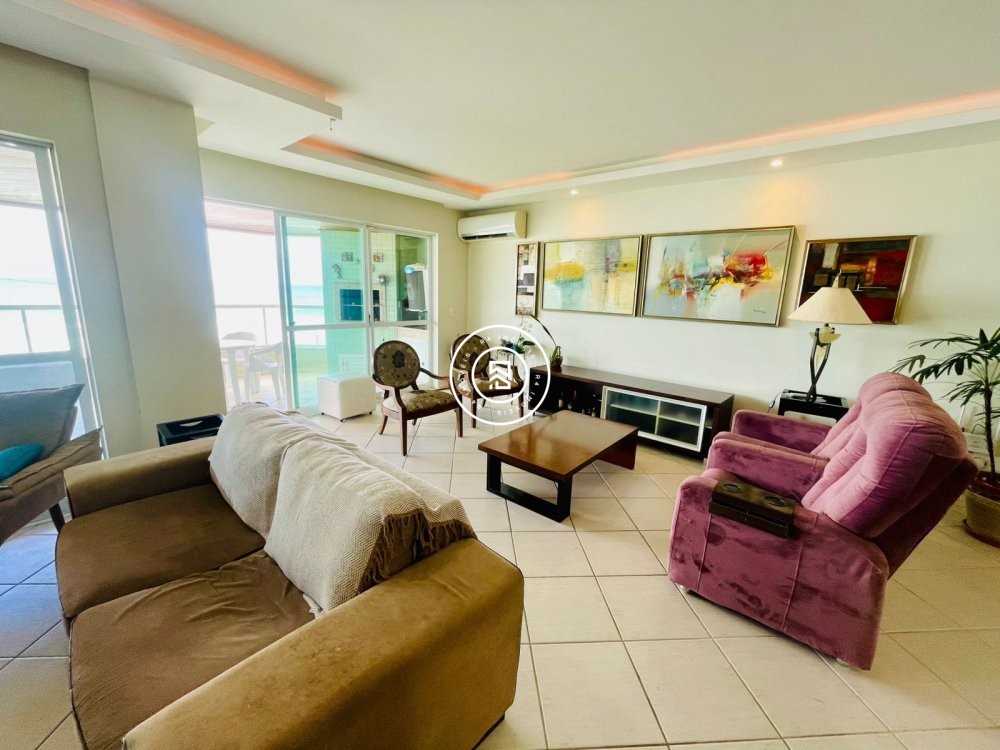 Apartamento Frente mar, 03 dormitorios, 02 vagas, 