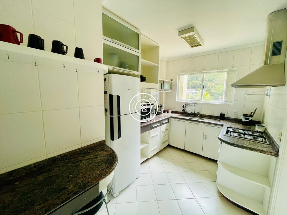 Apartamento Frente mar, 03 dormitorios, 02 vagas, 