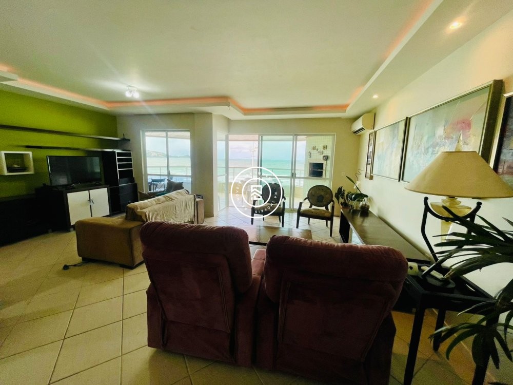 Apartamento Frente mar, 03 dormitorios, 02 vagas, 