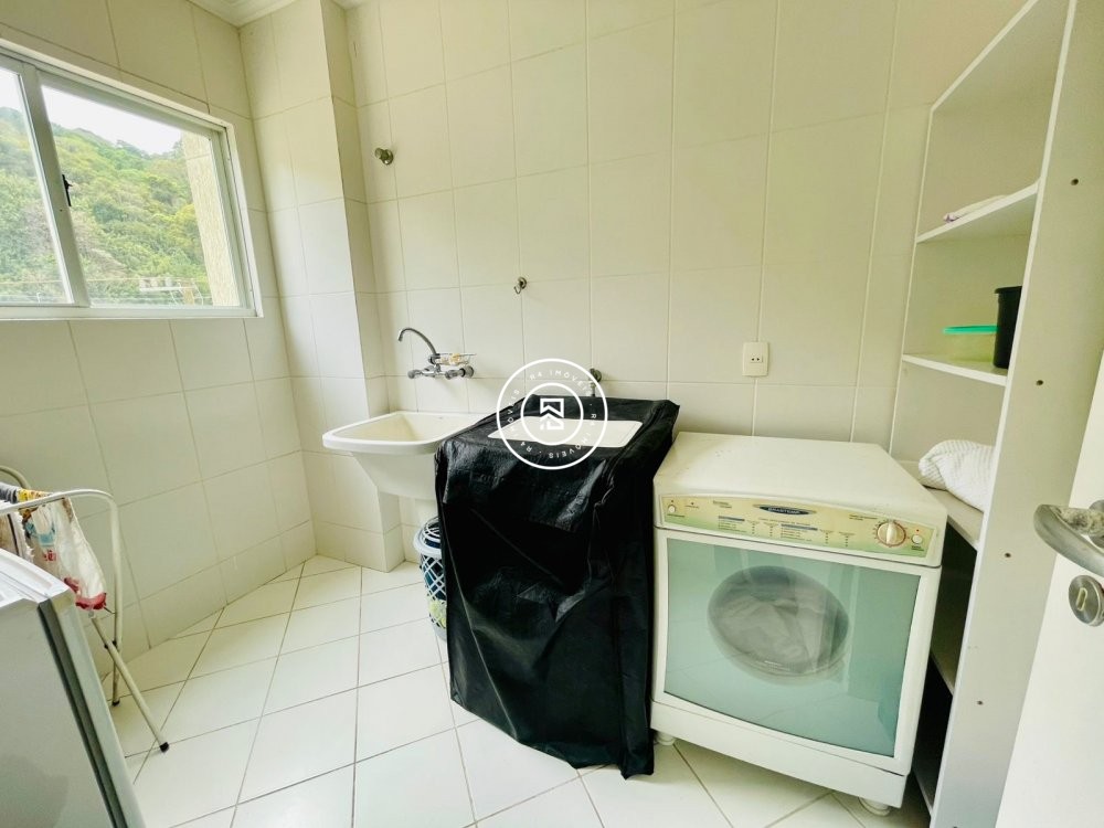 Apartamento Frente mar, 03 dormitorios, 02 vagas, 