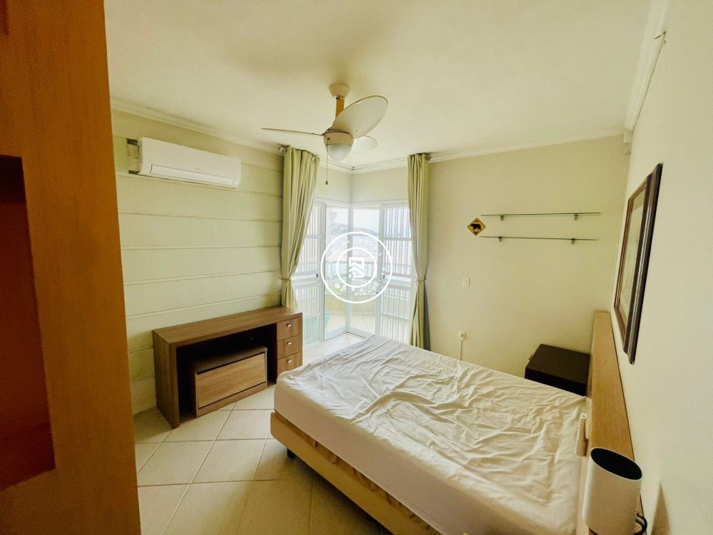 Apartamento Frente mar, 03 dormitorios, 02 vagas, 