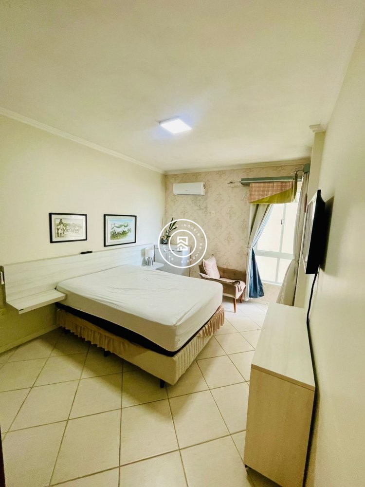 Apartamento Frente mar, 03 dormitorios, 02 vagas, 