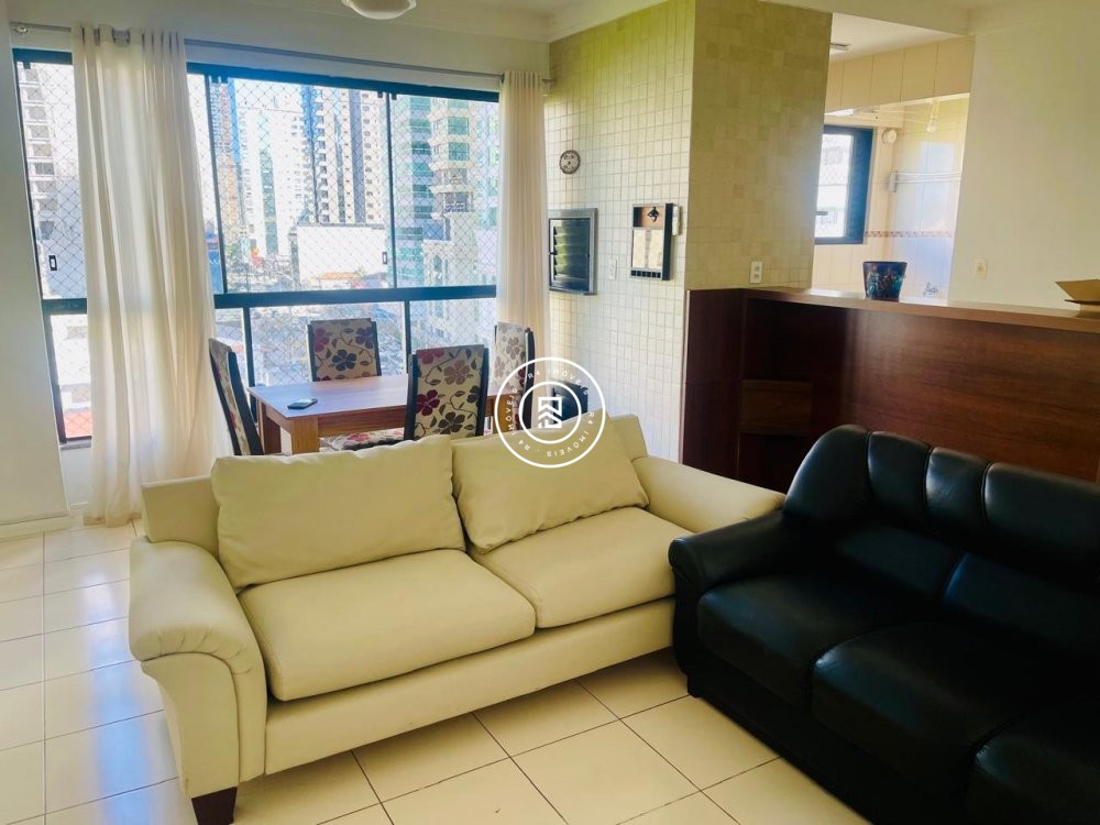 Apartamento quadra mar, 02 dormitorios, 01 vaga