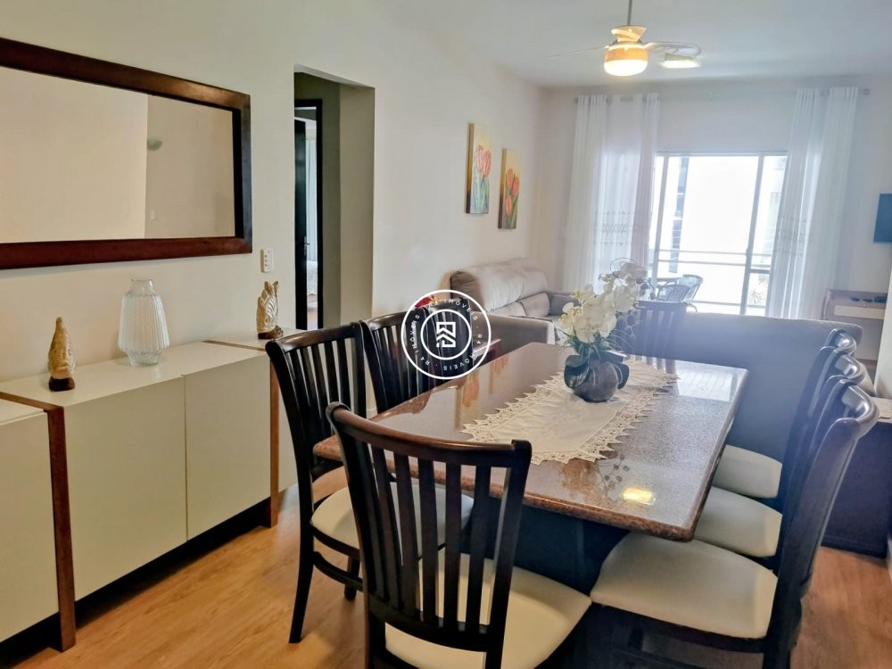 Apartamento quadra mar, 03 dormitrios, 01 vaga, M