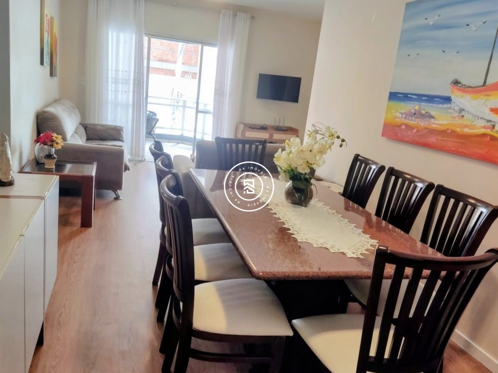 Apartamento quadra mar, 03 dormitrios, 01 vaga, M