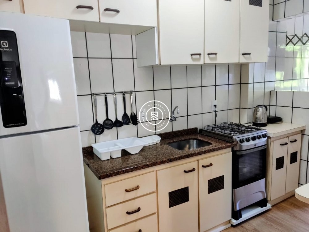 Apartamento quadra mar, 03 dormitrios, 01 vaga, M