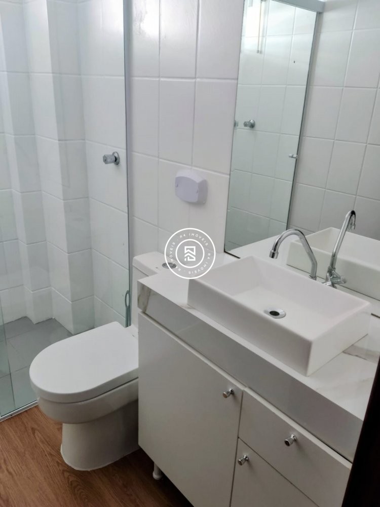 Apartamento quadra mar, 03 dormitrios, 01 vaga, M