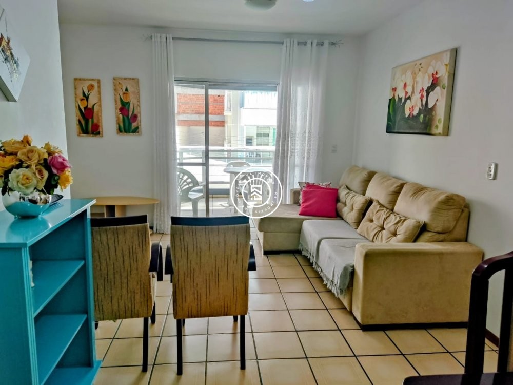 Apartamento Quadra mar 03 dormitorios, 01 vaga, Me