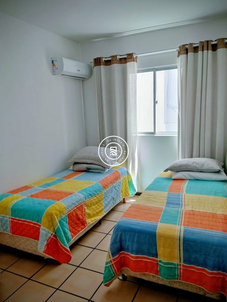 Apartamento Quadra mar 03 dormitorios, 01 vaga, Me