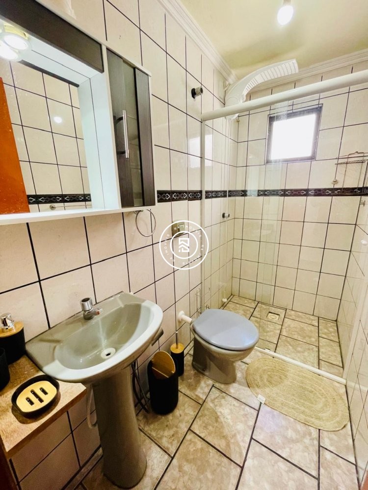 Apartamento 04 dormitorios, 01 vaga, Meia Praia