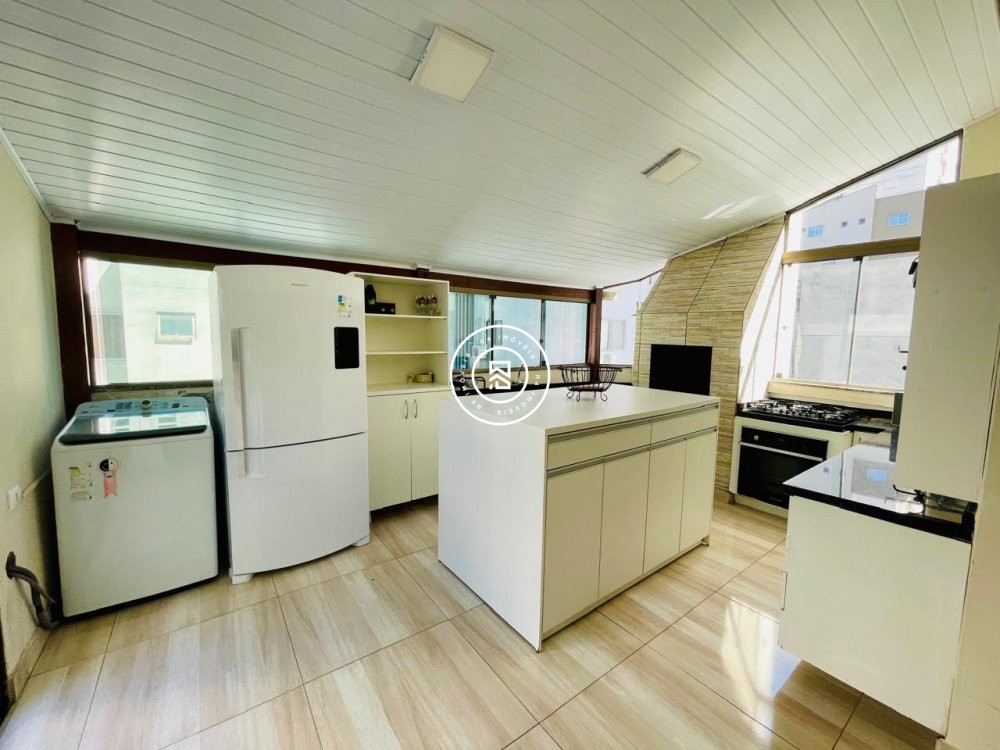 Apartamento 04 dormitorios, 01 vaga, Meia Praia