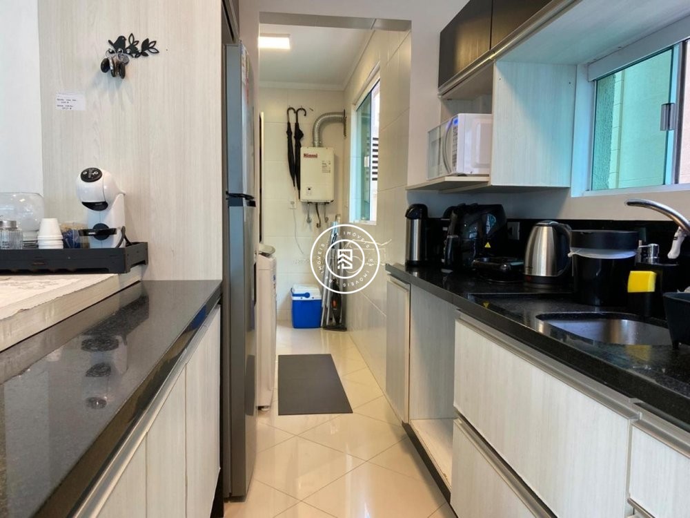 Apartamento a 100 metros do mar, 03 suites, 02 vag