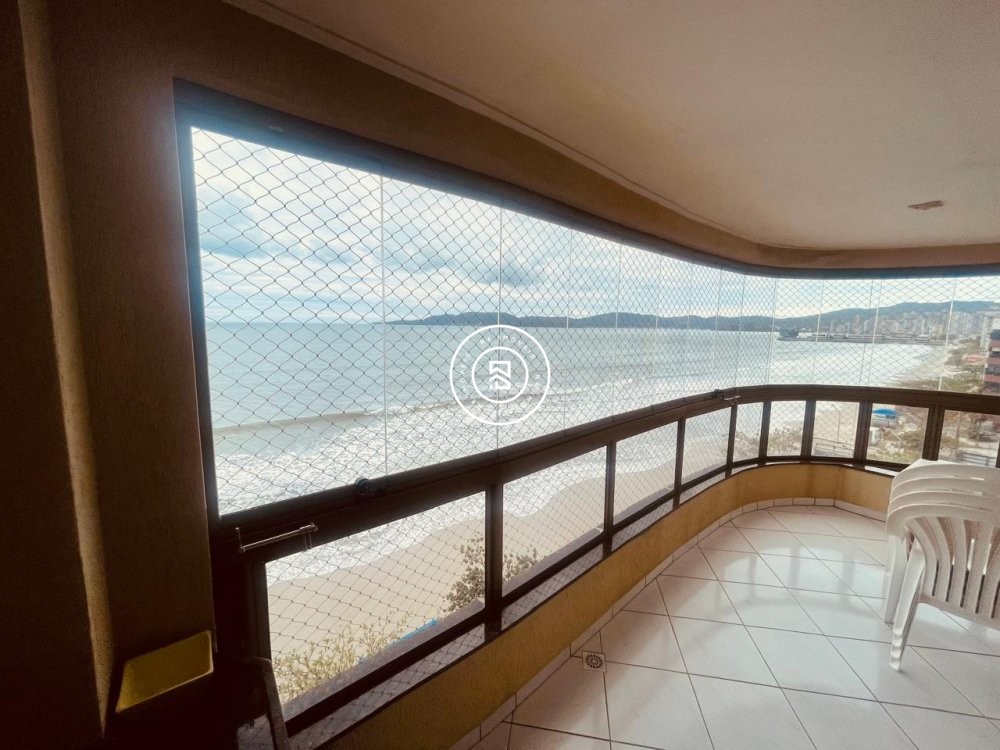 Apartamento Frente Mar 03 quartos, 01 vaga, Meia P