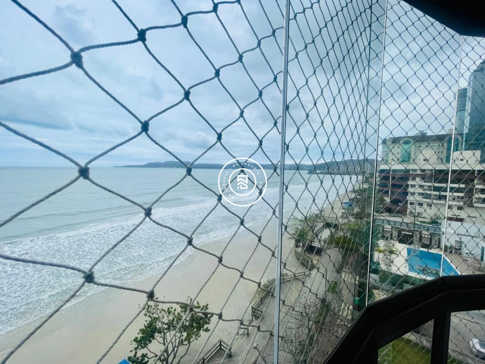 Apartamento Frente Mar 03 quartos, 01 vaga, Meia P