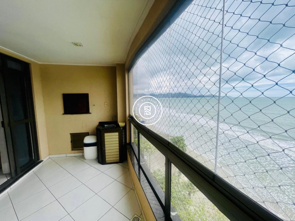 Apartamento Frente Mar 03 quartos, 01 vaga, Meia P