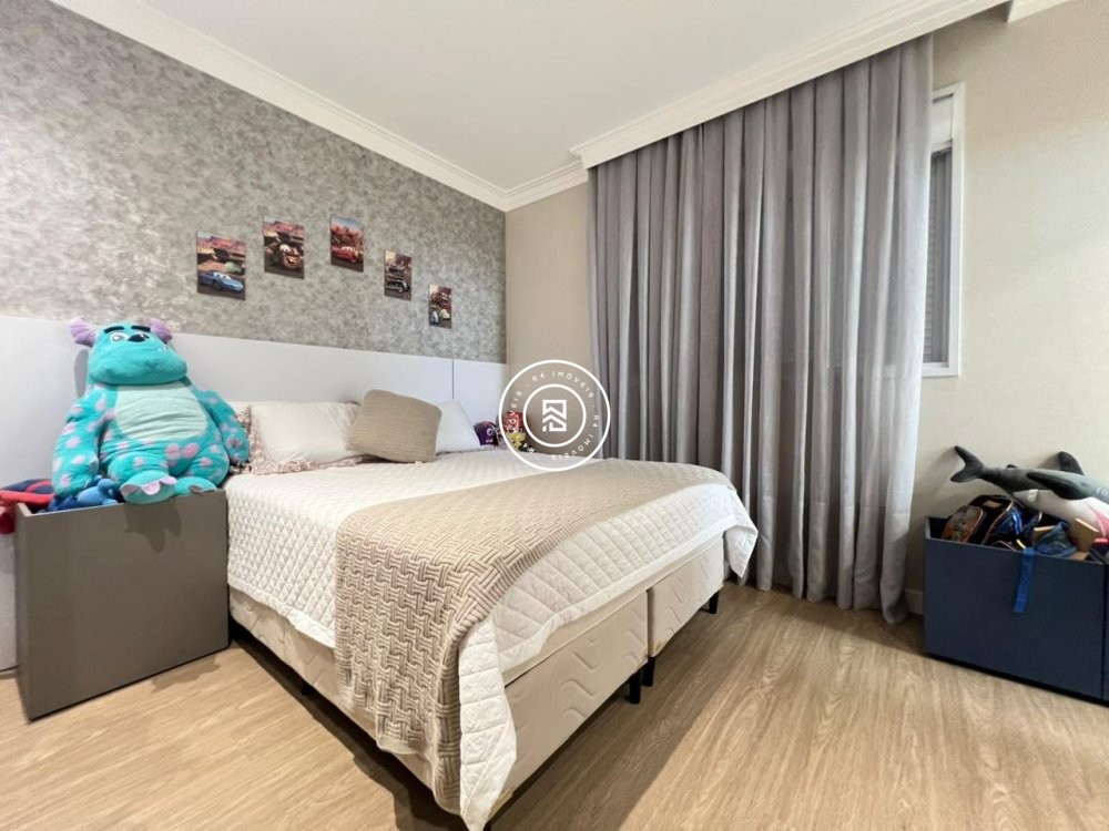 Apto mobiliado no cora��o da Meia Praia