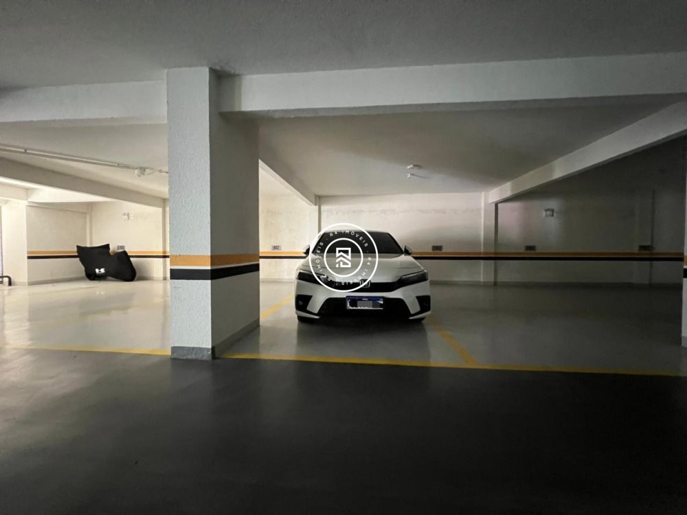 Apto mobiliado no cora��o da Meia Praia