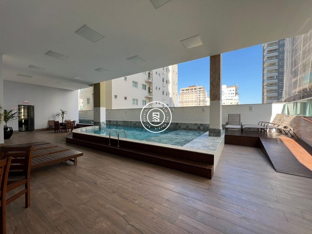 Apartamento com mob�lia � venda