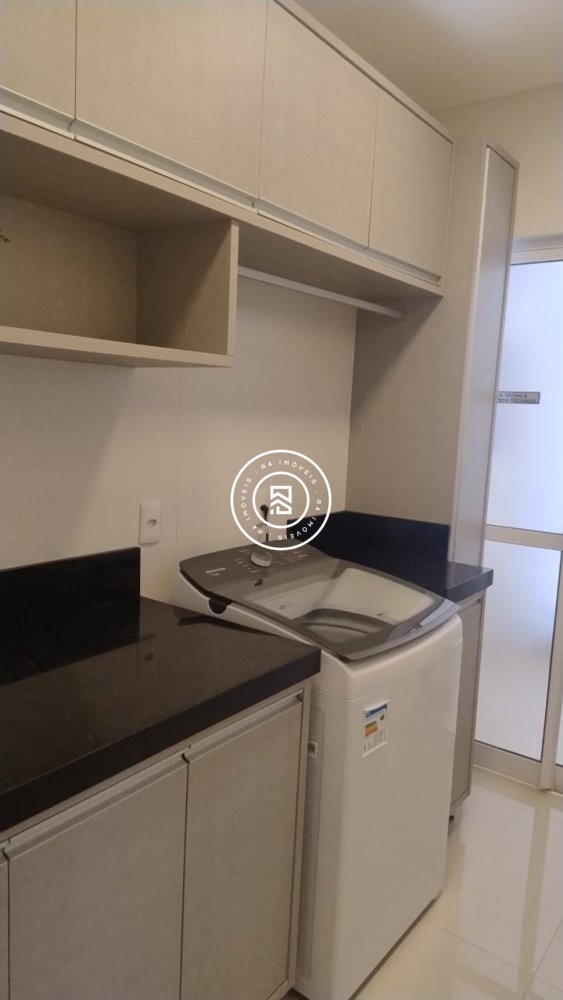 Apto showroom a 70m do mar