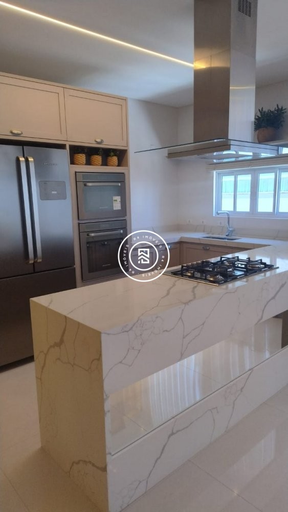 Apto showroom a 70m do mar