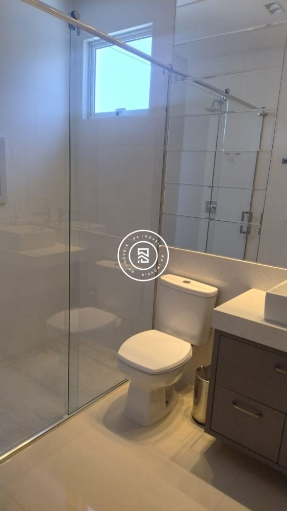 Apto showroom a 70m do mar