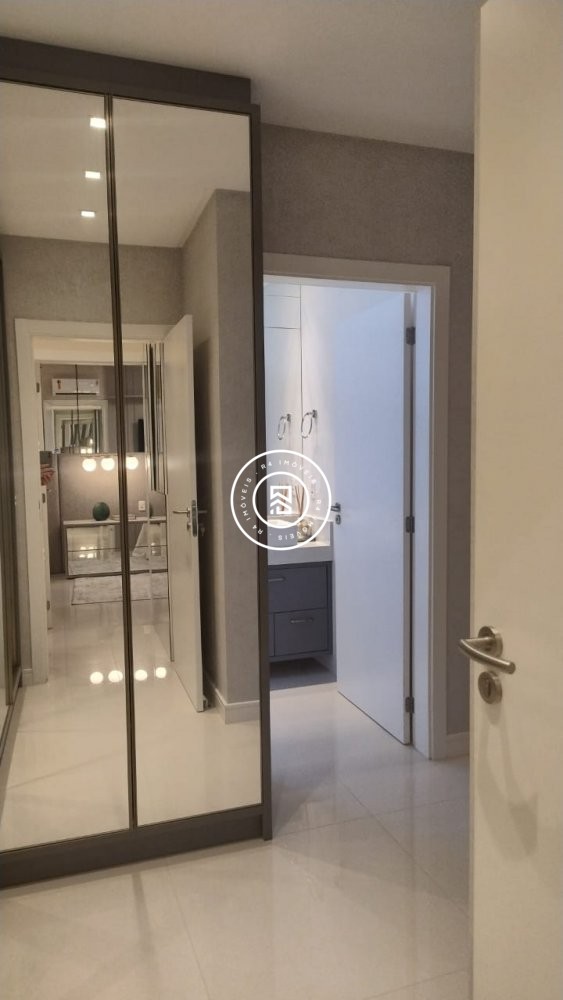 Apto showroom a 70m do mar