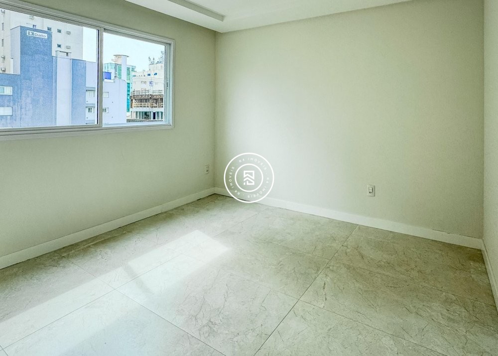 Apartamento novo a 200m do mar