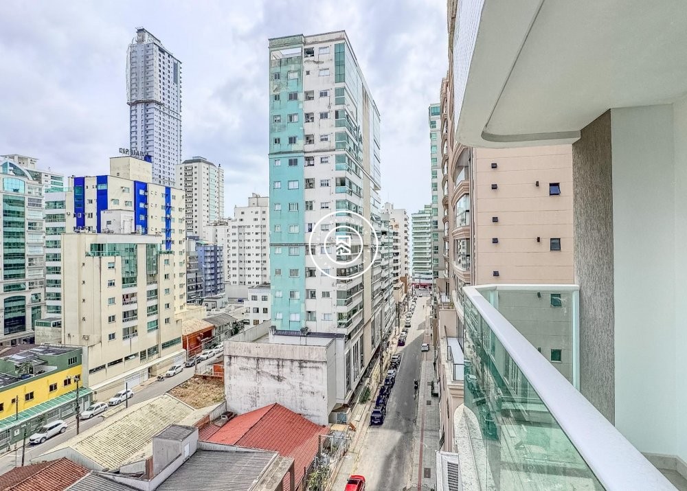 Apartamento novo a 200m do mar