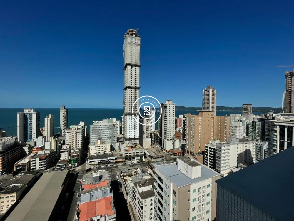 Apto mobiliado na Meia Praia - Itapema