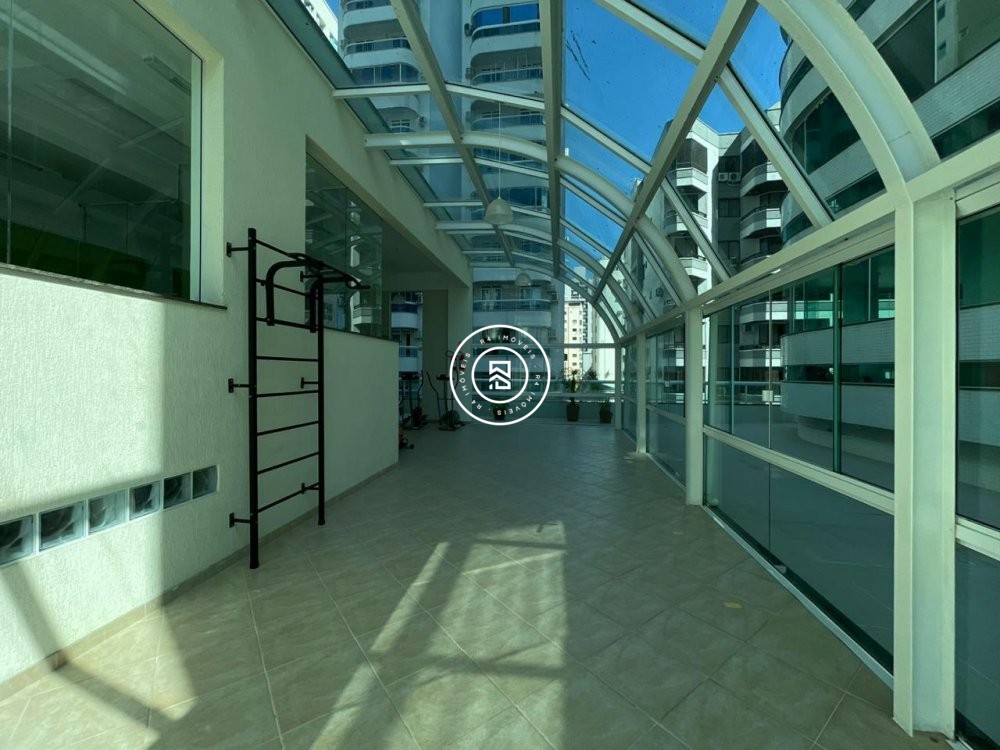 Apto mobiliado na Meia Praia - Itapema