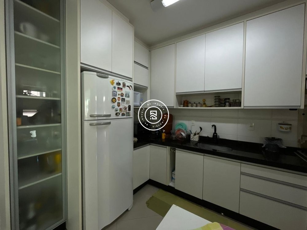 Apto mobiliado na Meia Praia - Itapema