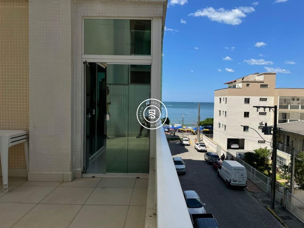 Apartamento quadra-mar mobiliado em Itapema