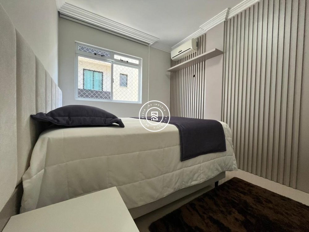 Apto mobiliado a 250m do mar