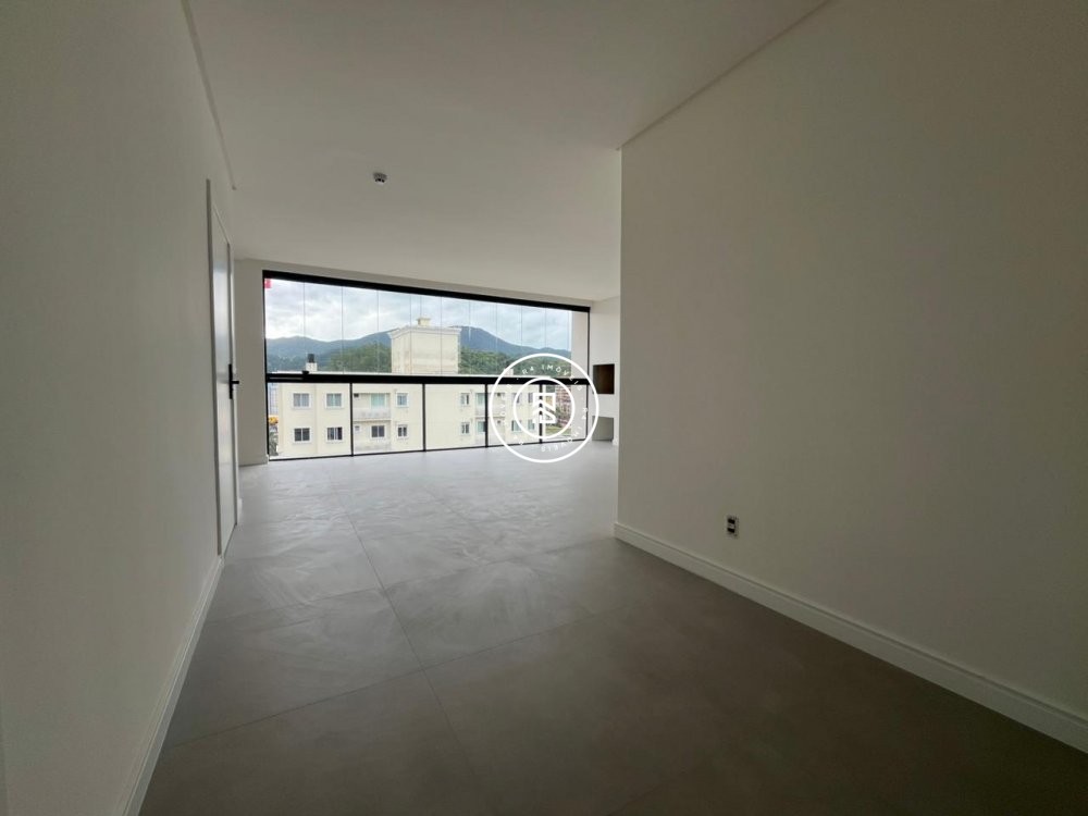 Apartamento novo no Centro de Itapema