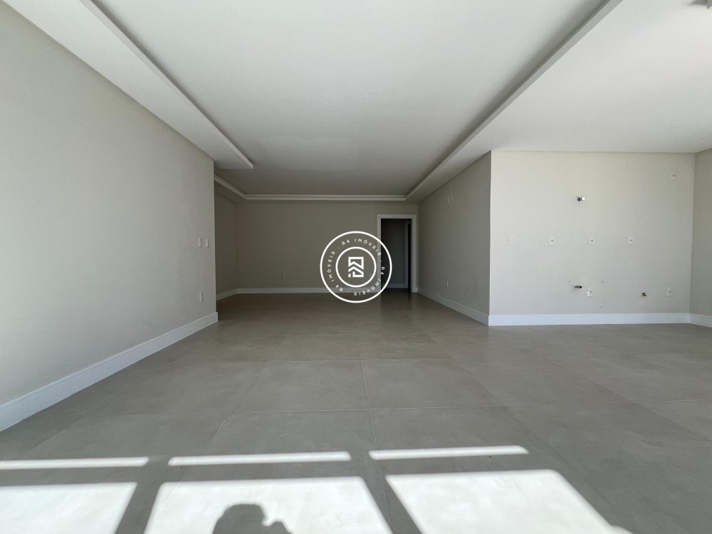 Apto novo de alto padr�o