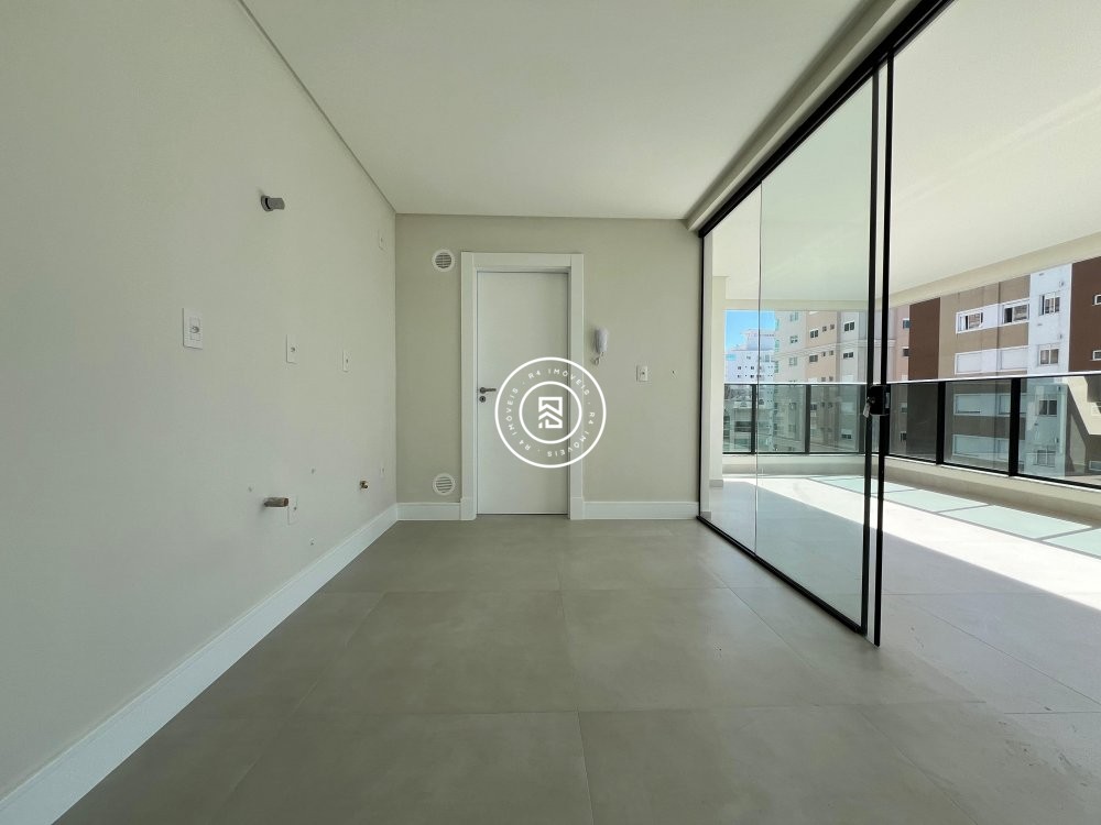 Apto novo de alto padr�o