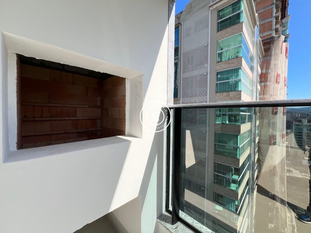 Apto novo de alto padr�o