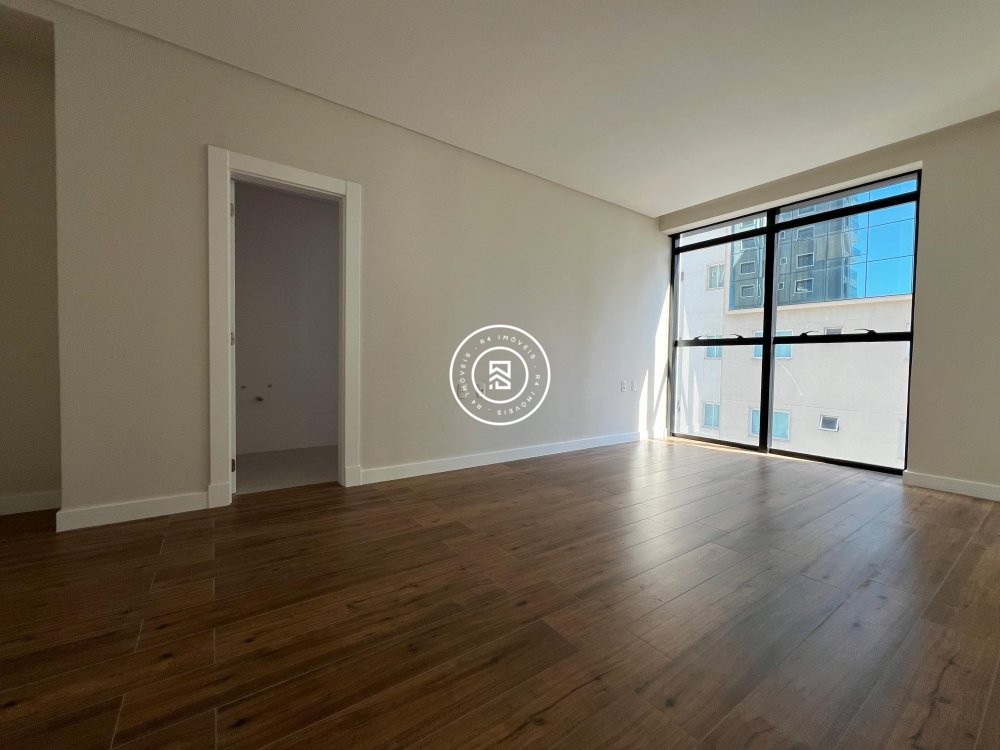 Apto novo de alto padr�o