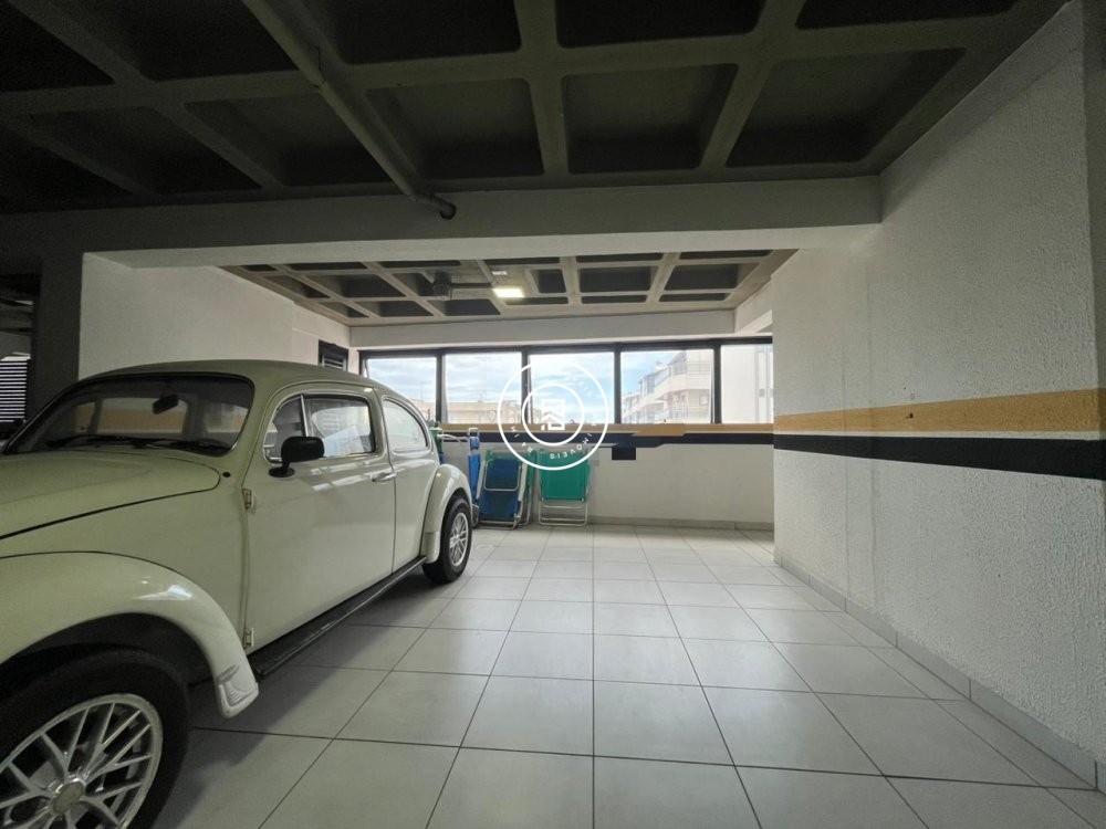 Apto na Av Nereu Ramos, Meia Praia