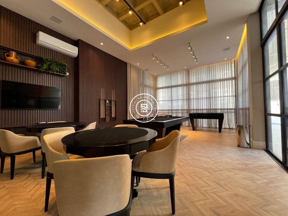 Apto na Av Nereu Ramos, Meia Praia