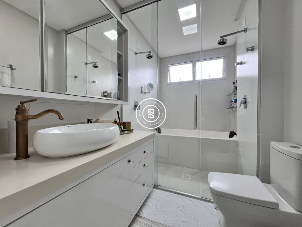 Lindo apartamento mobiliado em Itapema