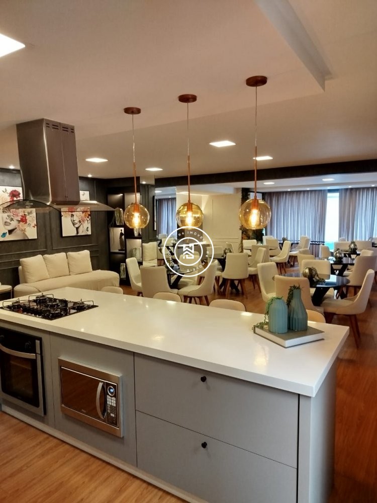 Lindo apto mobiliado no cora��o da Meia Praia