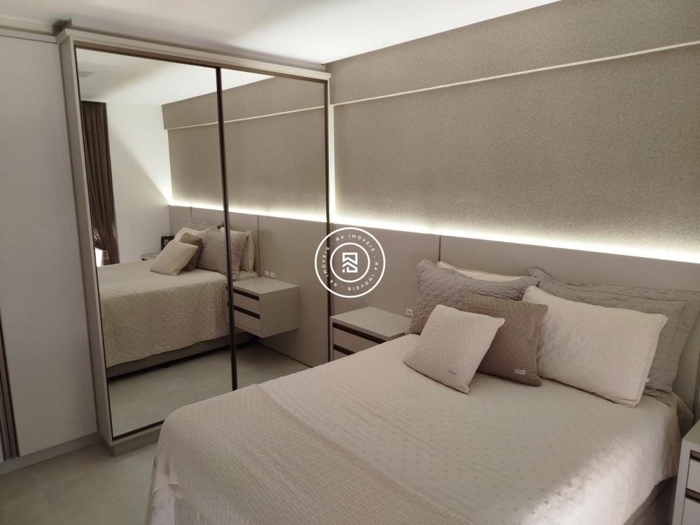 Lindo apto mobiliado no cora��o da Meia Praia