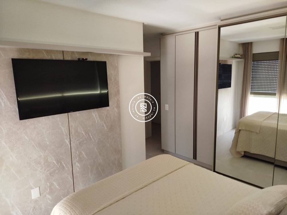 Lindo apto mobiliado no cora��o da Meia Praia