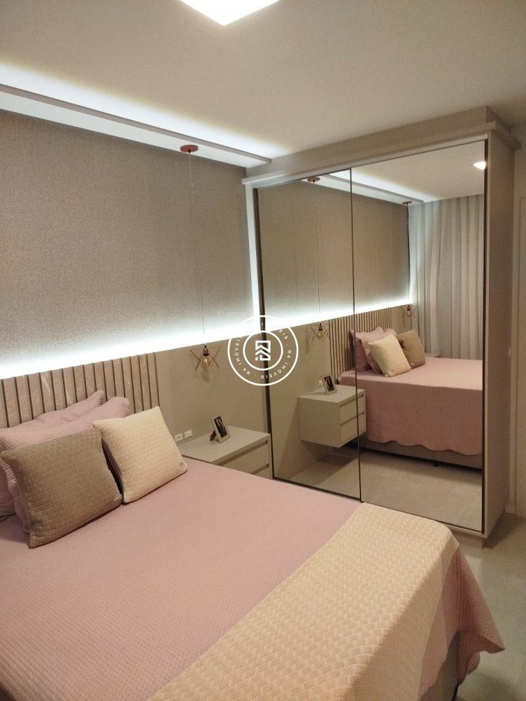 Lindo apto mobiliado no cora��o da Meia Praia