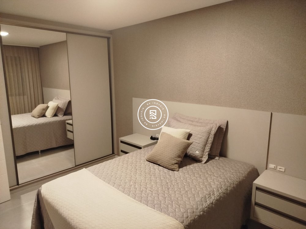 Lindo apto mobiliado no cora��o da Meia Praia