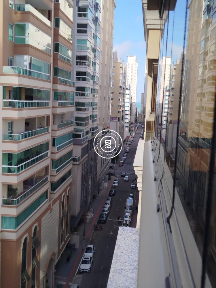 Lindo apto mobiliado no cora��o da Meia Praia