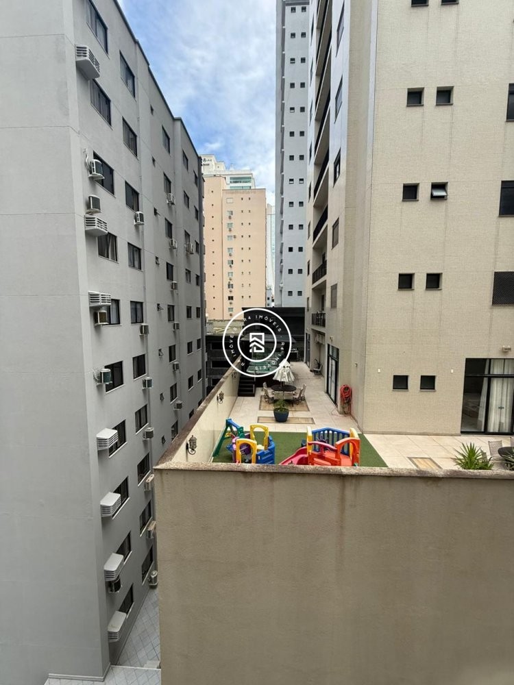 Apartamento a 70m do mar, excelente localiza��o